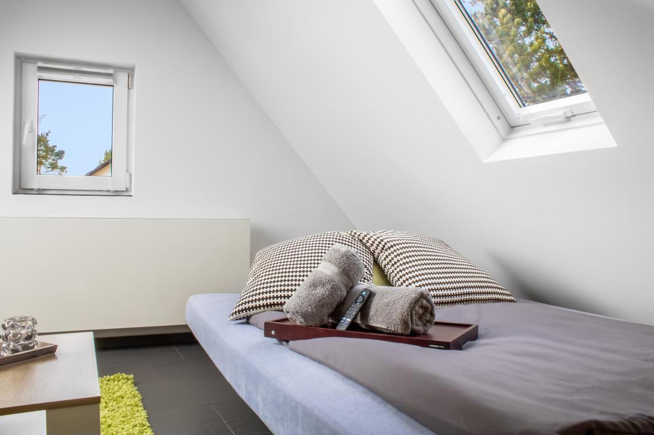 Gesamte - Buero - Kueche - Netflix Apartment Nürnberg